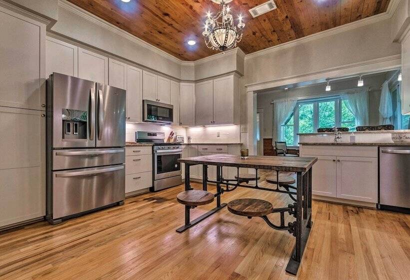 Spacious & Updated 1920 S Hsnp Craftsmen Home