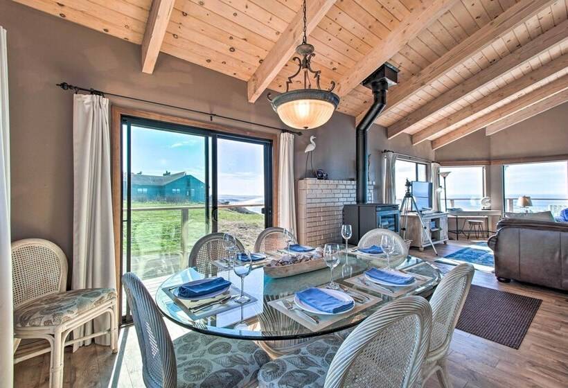 Spectacular Ocean View Retreat W/ Private Beach