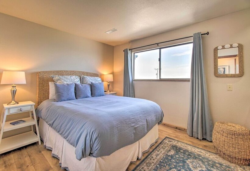 Spectacular Ocean View Retreat W/ Private Beach