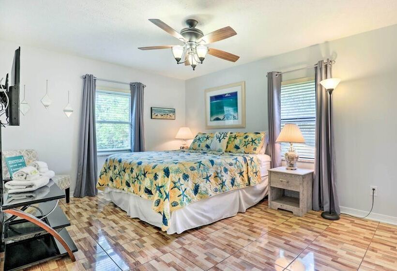 St Augustine Island Home W/ Patio, Walk To Beach!