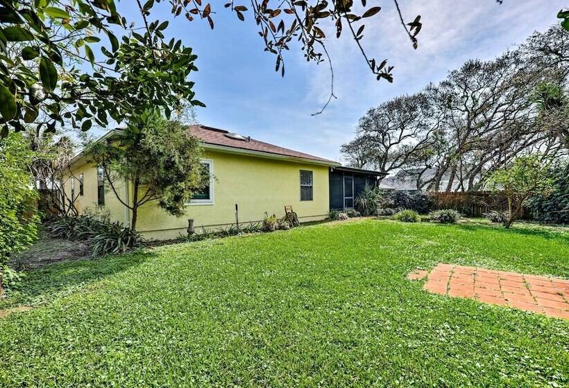 St Augustine Island Home W/ Patio, Walk To Beach!