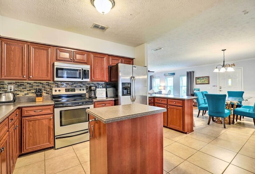 St Augustine Island Home W/ Patio, Walk To Beach!