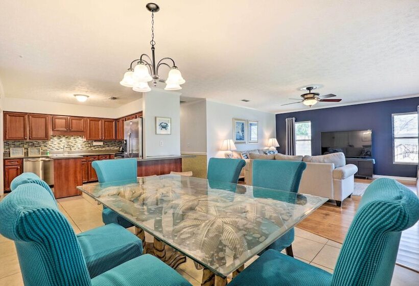 St Augustine Island Home W/ Patio, Walk To Beach!