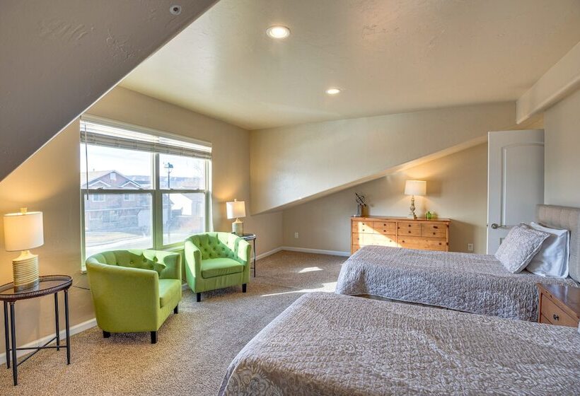 Stocked Grand Junction Home At Canyon View Park!