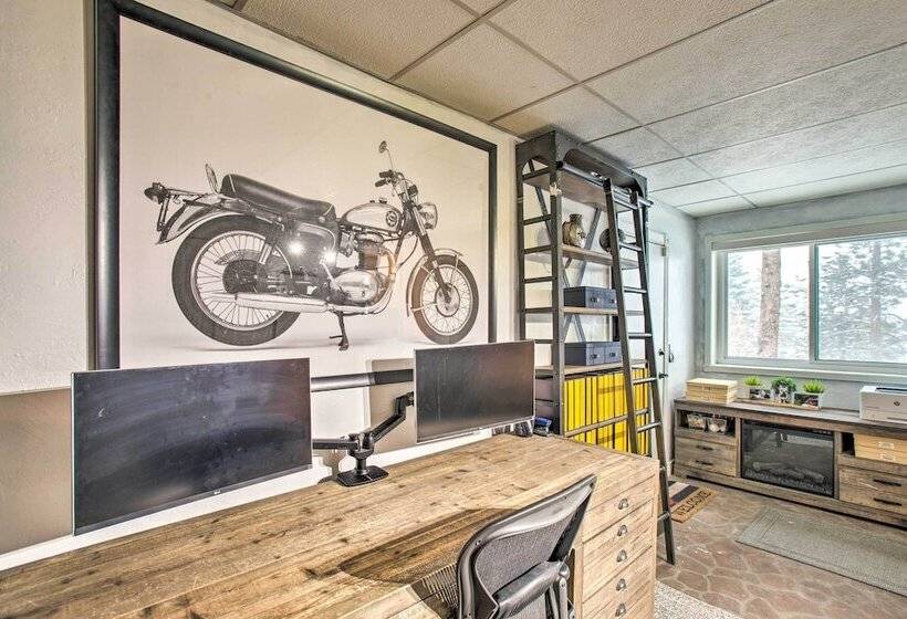 Stunning Evergreen Chalet W/ Private Hot Tub!