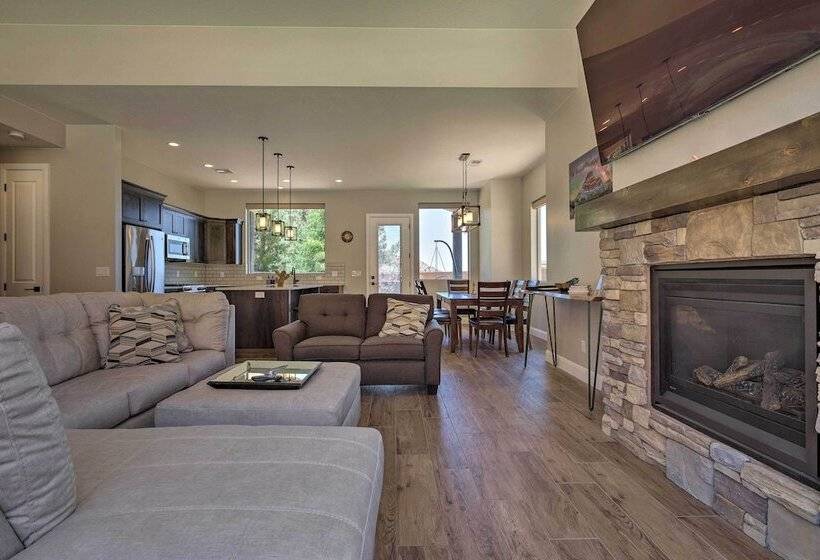 Stunning Kanab Home   Amazing Red Rock Views!