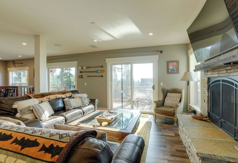 Stunning Luxury Home W/ Lake Tahoe Views & Hot Tub