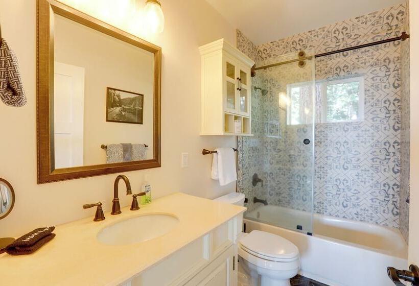 Stunning Luxury Home W/ Lake Tahoe Views & Hot Tub