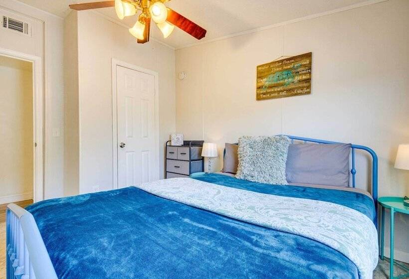 Stunning Pensacola Home, 8 Mi To Downtown!