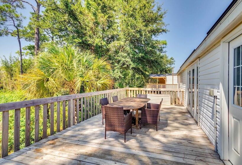 Stunning Pensacola Home, 8 Mi To Downtown!