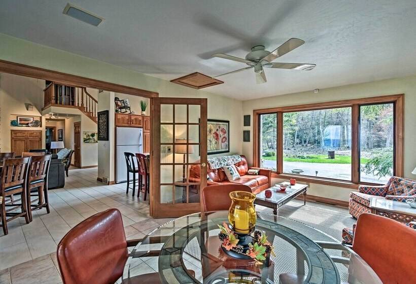 Sturgeon Bay Hideaway W/ Direct Water Access!