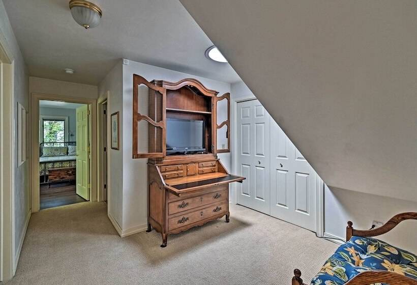 Sturgeon Bay Hideaway W/ Direct Water Access!