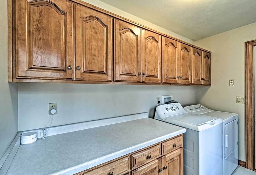 Sturgeon Bay Hideaway W/ Direct Water Access!