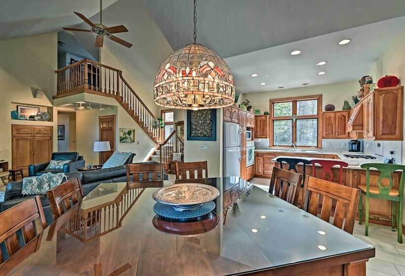 Sturgeon Bay Hideaway W/ Direct Water Access!