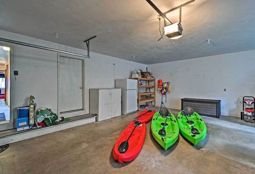 Sturgeon Bay Hideaway W/ Direct Water Access!