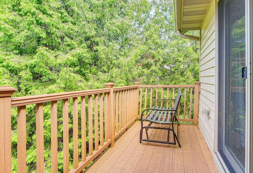 Sturgeon Bay Hideaway W/ Direct Water Access!