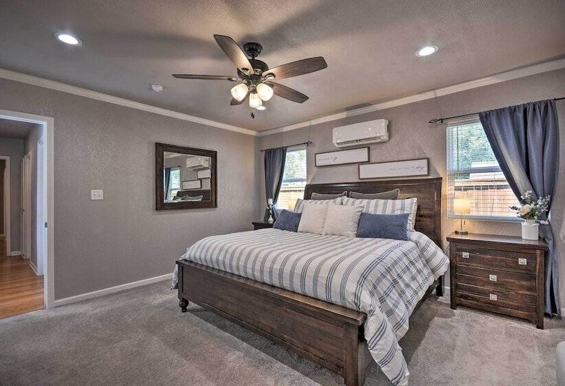 Stylish Home   Walk To Texas Tech University!