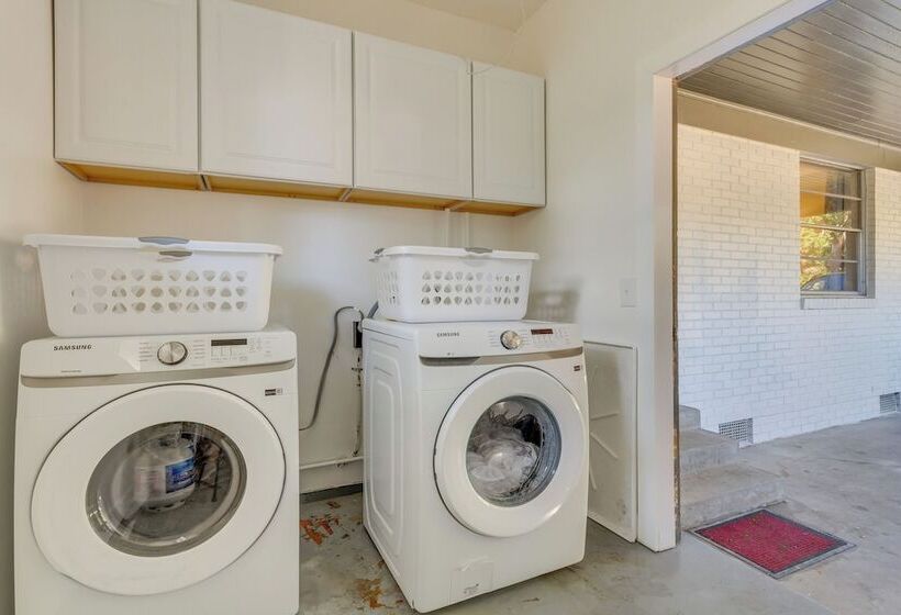 Stylish Pensacola Retreat W/ Patio & Grill!