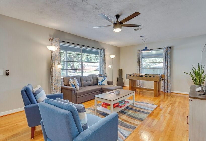 Stylish Pensacola Retreat W/ Patio & Grill!