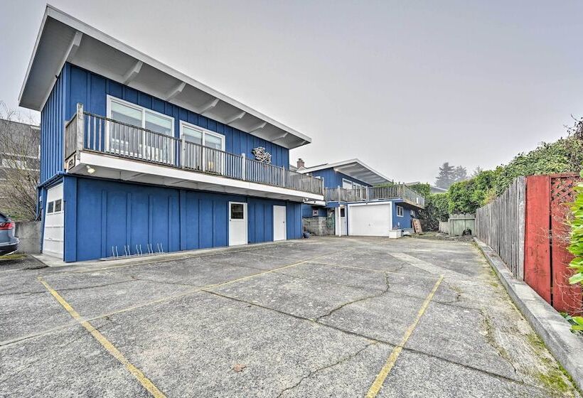 Sun Soaked Sandy Point Haven W/ Beach Access!