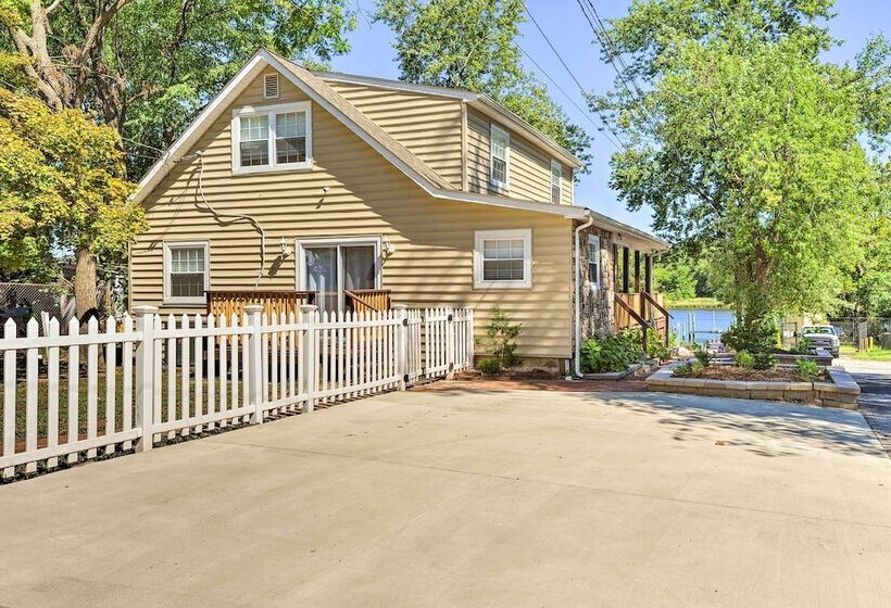 Sunny Glen Burnie Home   On Site Water Access