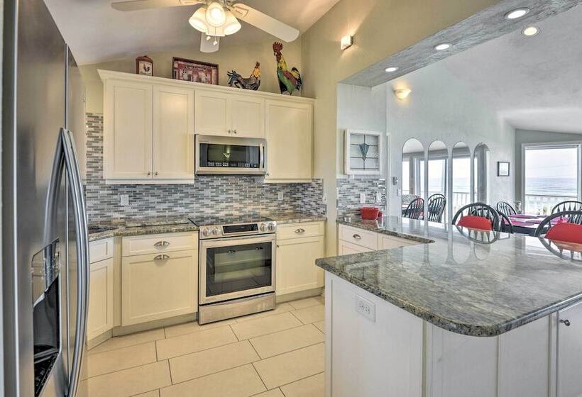Sunny Florida Home W/ Decks & View, Steps To Beach