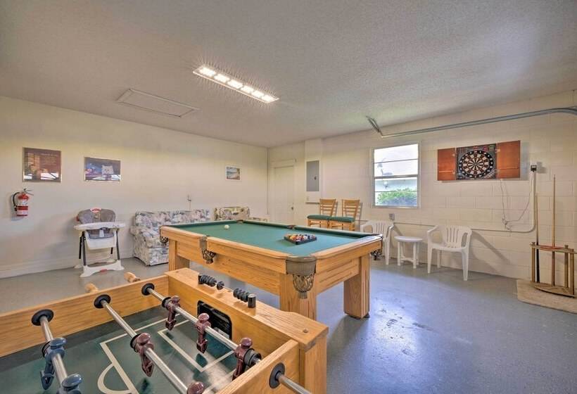 ~ 5 Mi To Theme Parks: Kissimmee Home W/ Pool