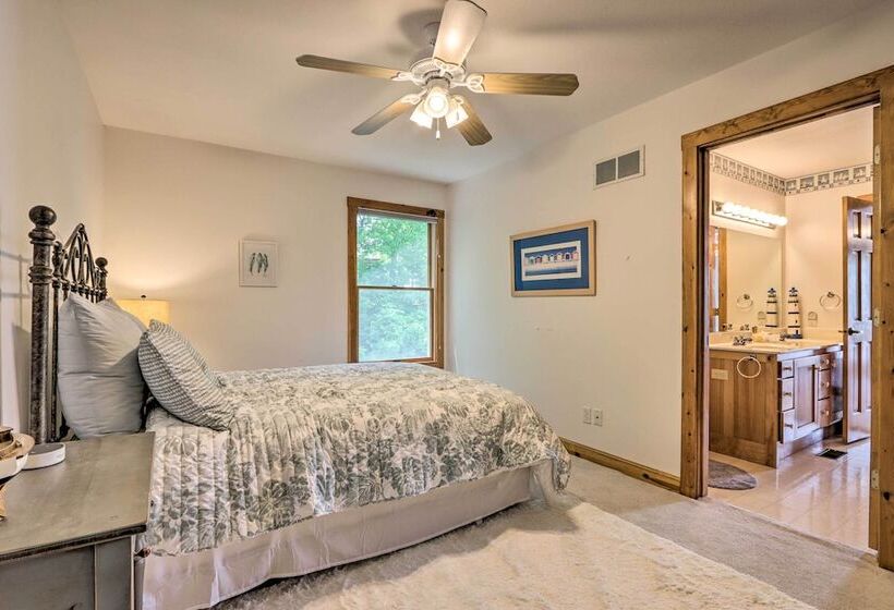 Sunny  Providence Cottage  Retreat W/ Dock, Kayaks