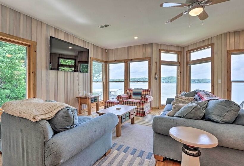 Sunny  Providence Cottage  Retreat W/ Dock, Kayaks