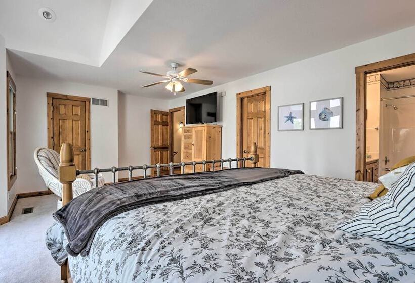 Sunny  Providence Cottage  Retreat W/ Dock, Kayaks