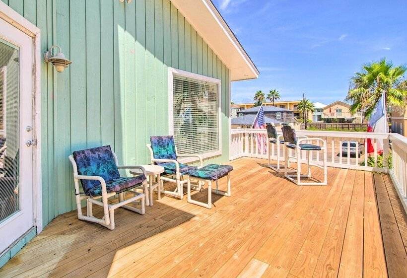 Sunny South Padre Home   Steps To The Beach!
