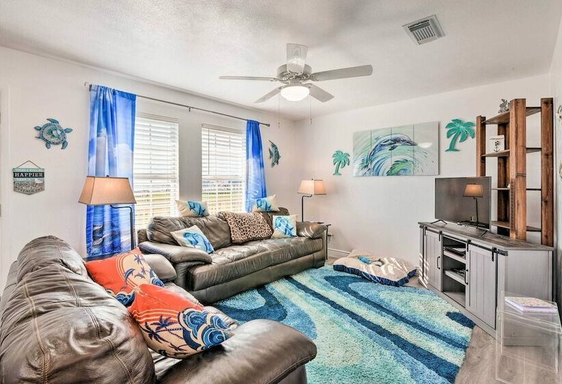 Surfside Escape W/ Deck ~ 1 Block To Beach!