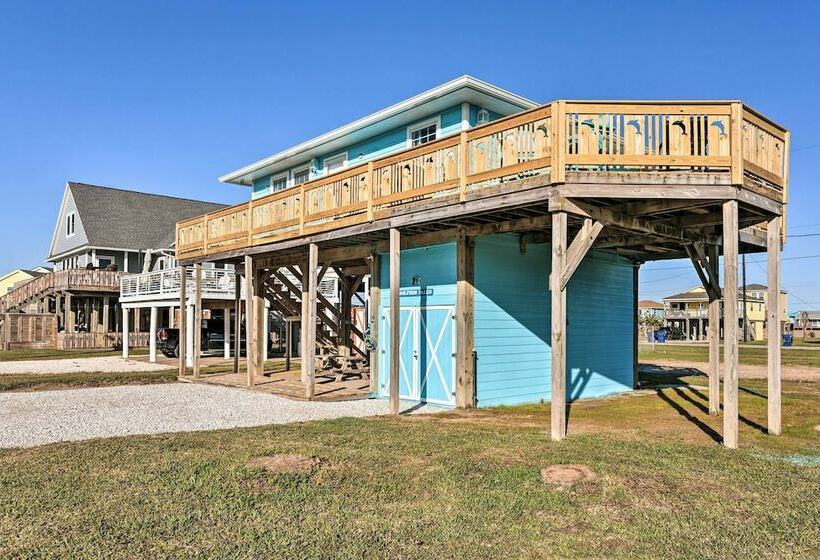 Surfside Escape W/ Deck ~ 1 Block To Beach!