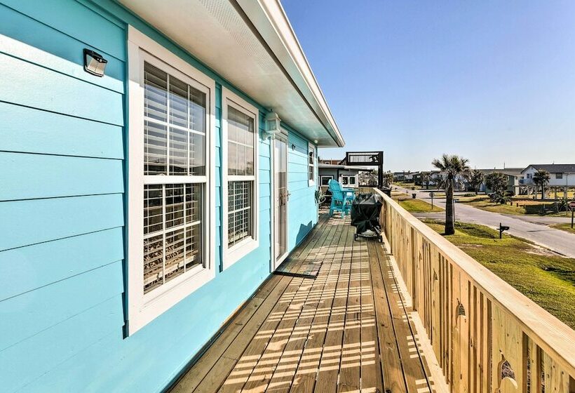 Surfside Escape W/ Deck ~ 1 Block To Beach!