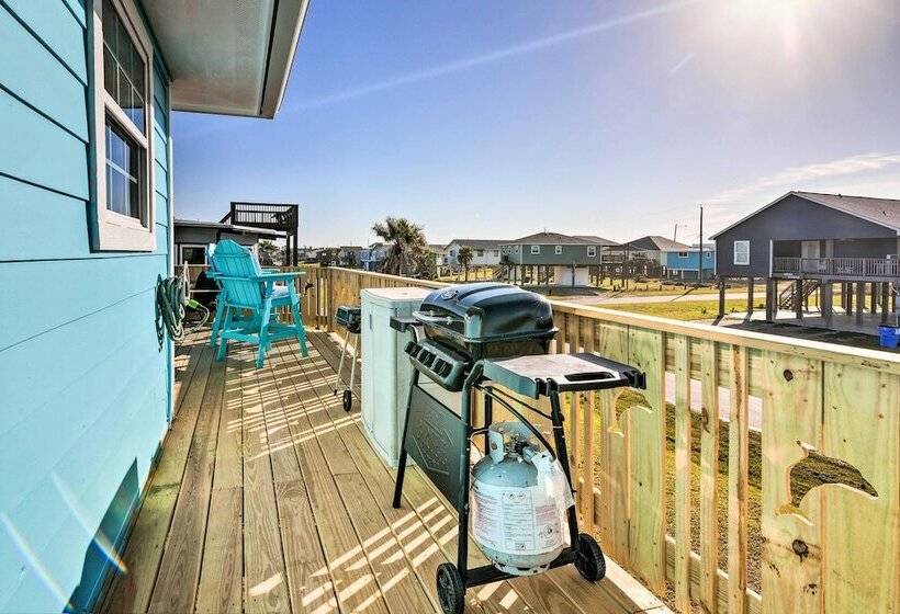 Surfside Escape W/ Deck ~ 1 Block To Beach!