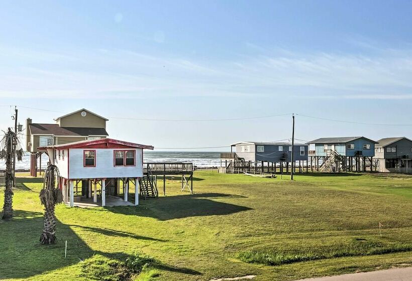 Surfside Escape W/ Deck ~ 1 Block To Beach!