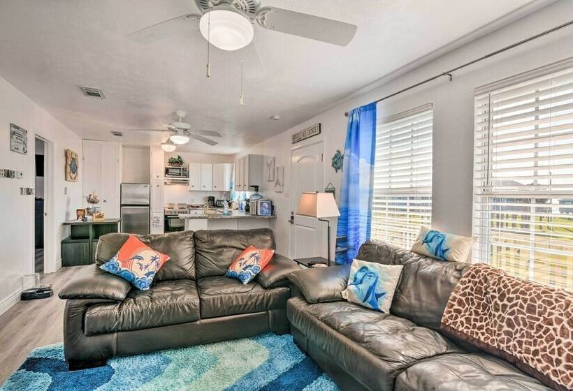 Surfside Escape W/ Deck ~ 1 Block To Beach!