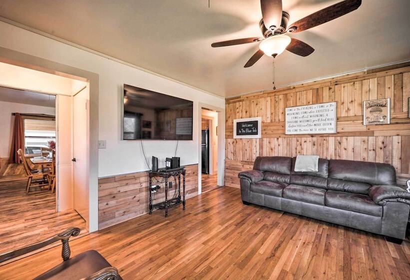 The Blue Tub  In Downtown Fredericksburg!