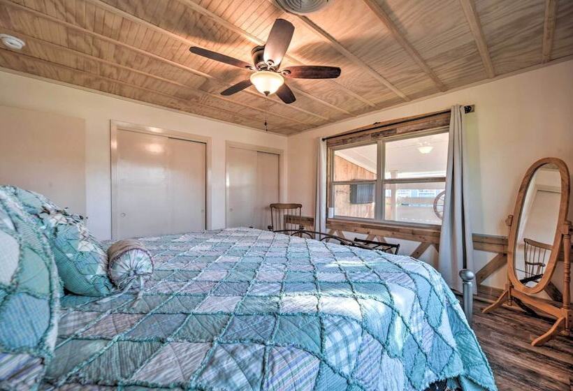 The Blue Tub  In Downtown Fredericksburg!