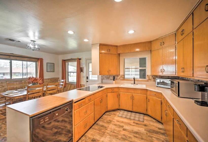 The Blue Tub  In Downtown Fredericksburg!