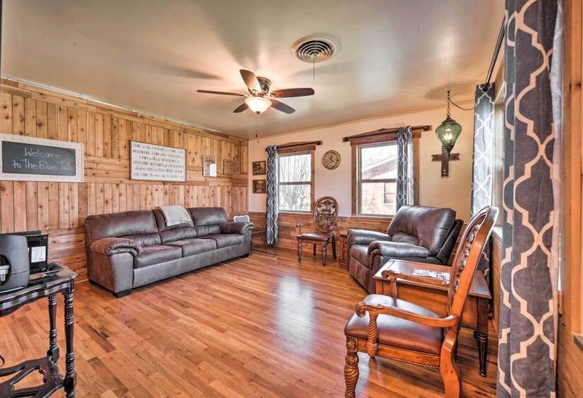 The Blue Tub  In Downtown Fredericksburg!