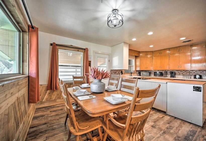 The Blue Tub  In Downtown Fredericksburg!