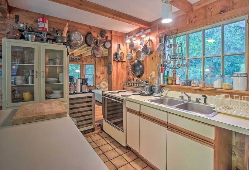 The Mill River Cabin W/ Fireplace & River View!