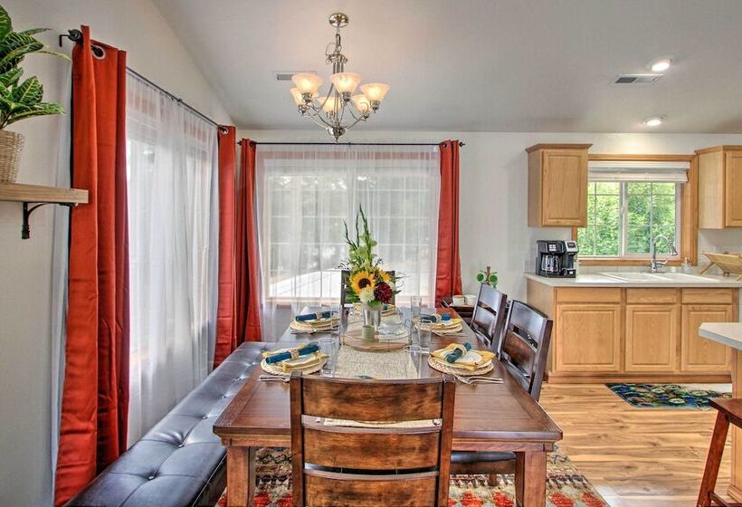 The Peacock House    Waterfront Home W/ Hot Tub!