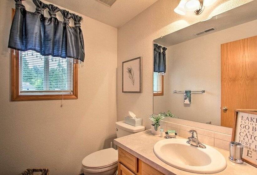 The Peacock House    Waterfront Home W/ Hot Tub!