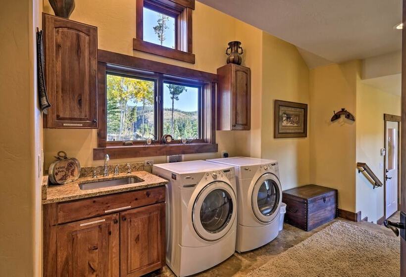 Breck Mtn Home W/ Hot Tub & Game Room!