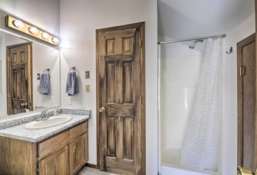 The River Home  Cabin W/ Yard: Near Wolf Creek!