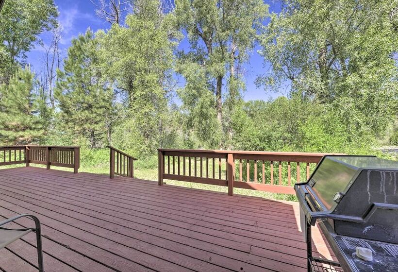 The River Home  Cabin W/ Yard: Near Wolf Creek!