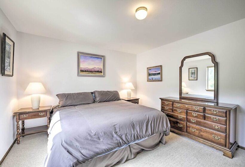 The River Home  Cabin W/ Yard: Near Wolf Creek!