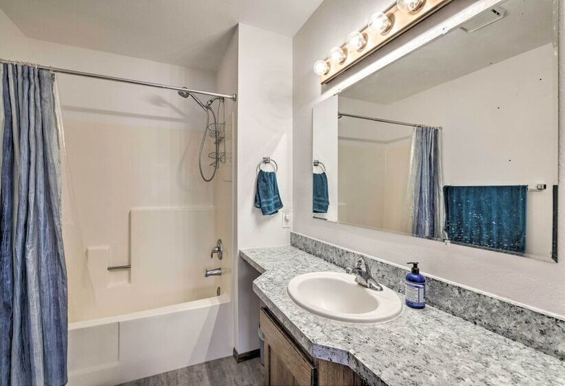 The River Home  Cabin W/ Yard: Near Wolf Creek!